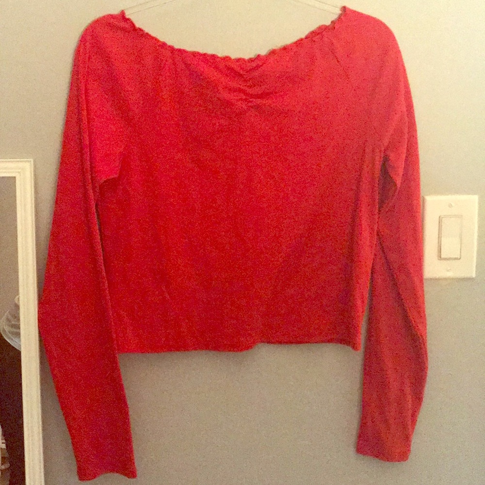Off-the-shoulder long sleeve crop top